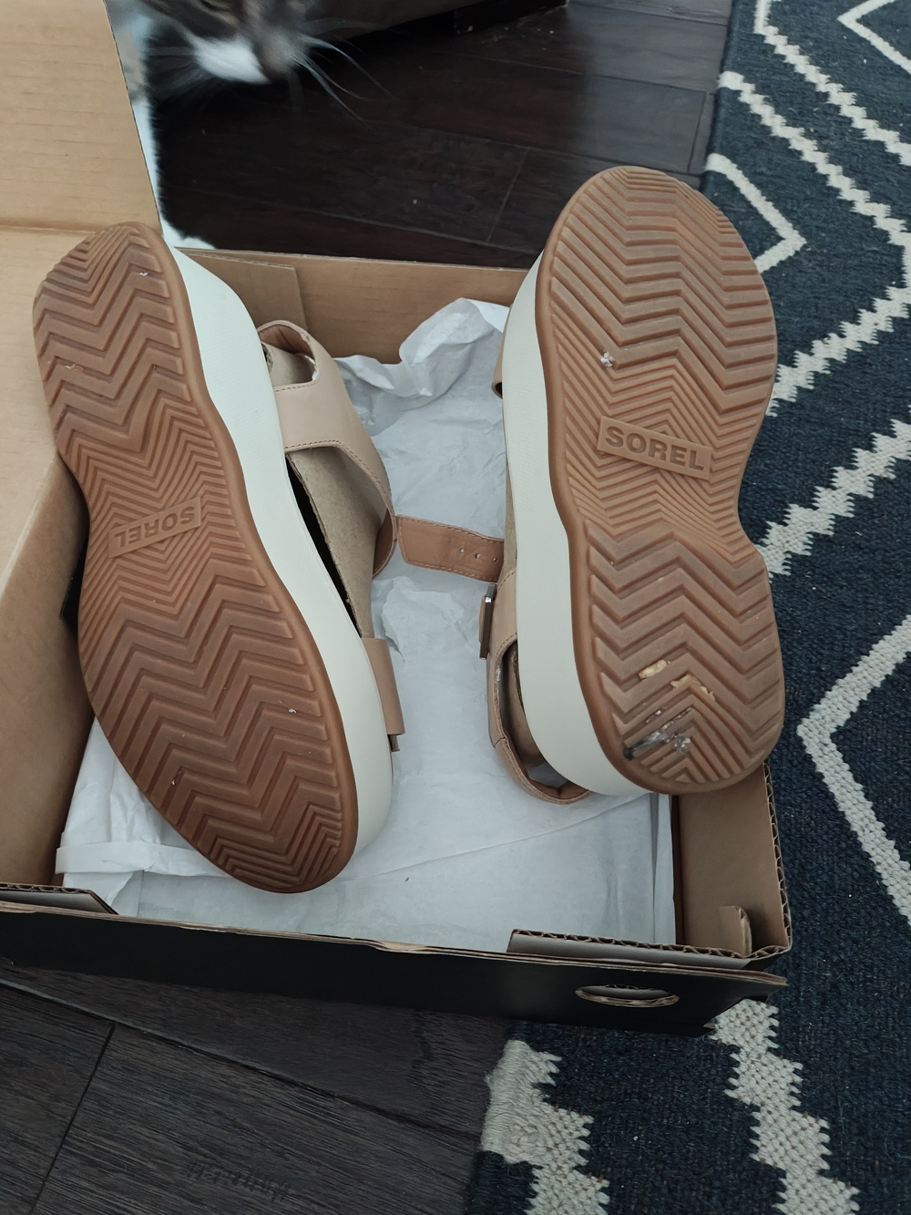 Sorel Beige Platform Sandals with White Soles - Picture 3 of 4